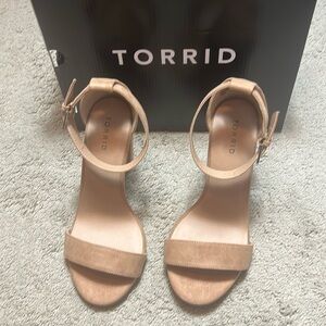 Torrid NWT Tan Suede Heels 9.5W